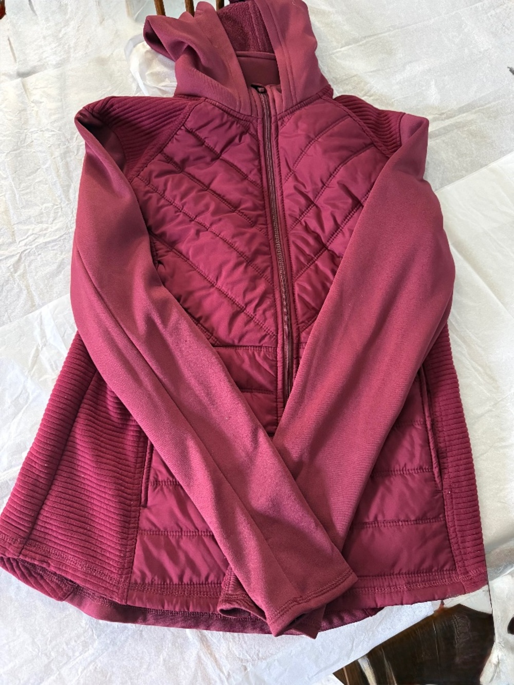 Women’s lightweight zip up jacket with hood